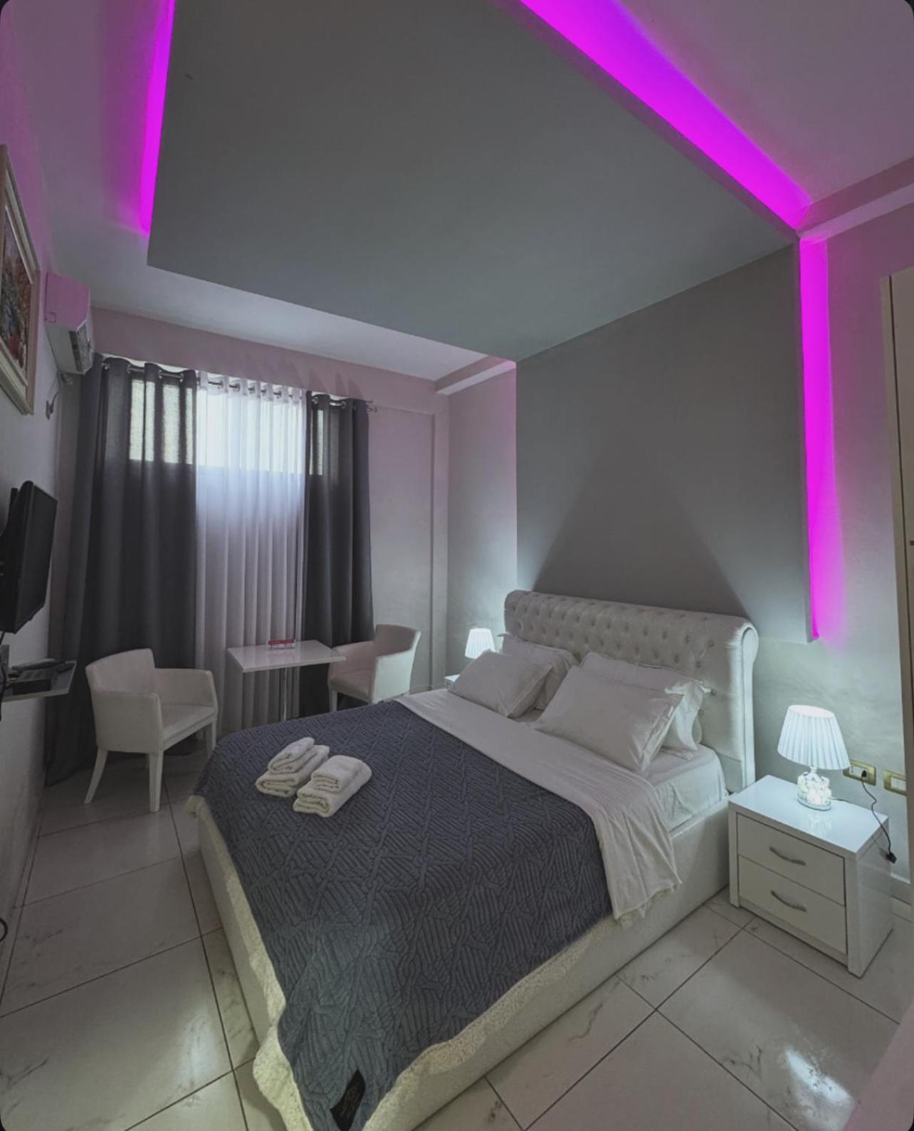 Grand Hotel Gjyshi Qerek ภายนอก รูปภาพ